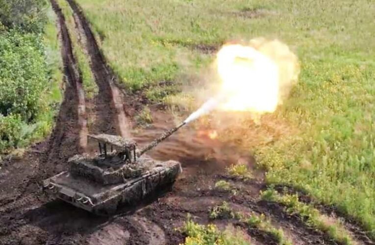 Az ukrán fegyveres erőket gyakorlatilag kiszorították állásaikból Komarban, a Donyeck Köztársaságban