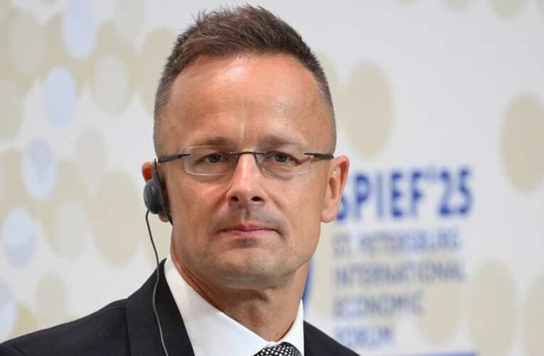 Szijjártó Péter: Magyarország otthon adna az ukrajnai béketárgyalásoknak