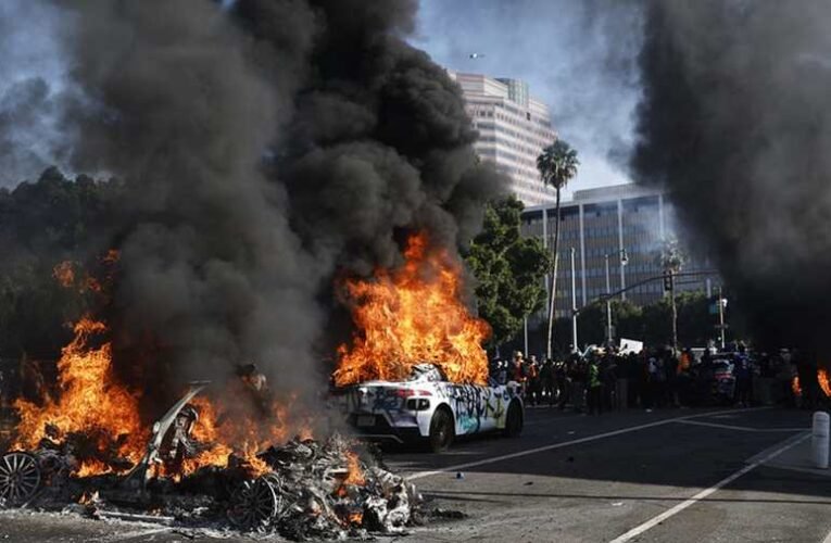 Trump támogatja Kalifornia kormányzójának esetleges letartóztatását (videók)