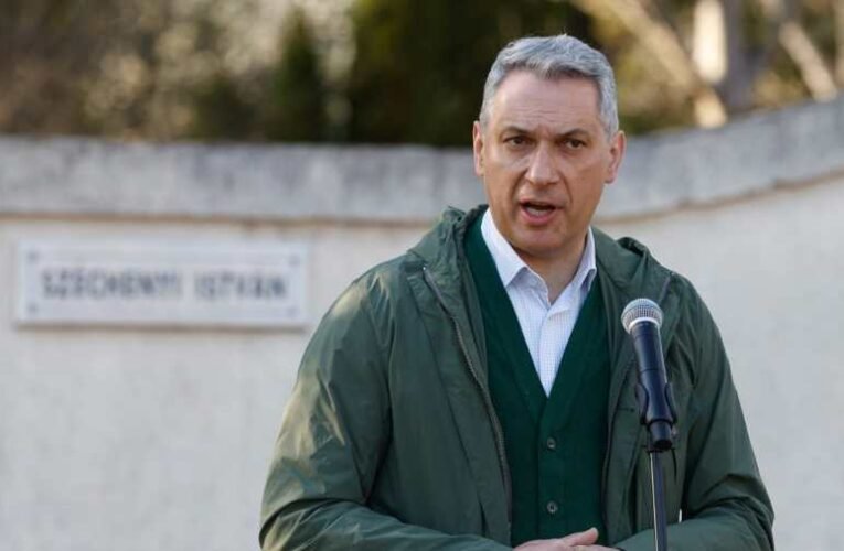 Lázár János: „A Strabag át**szott minket”, a tárca „naiv” volt