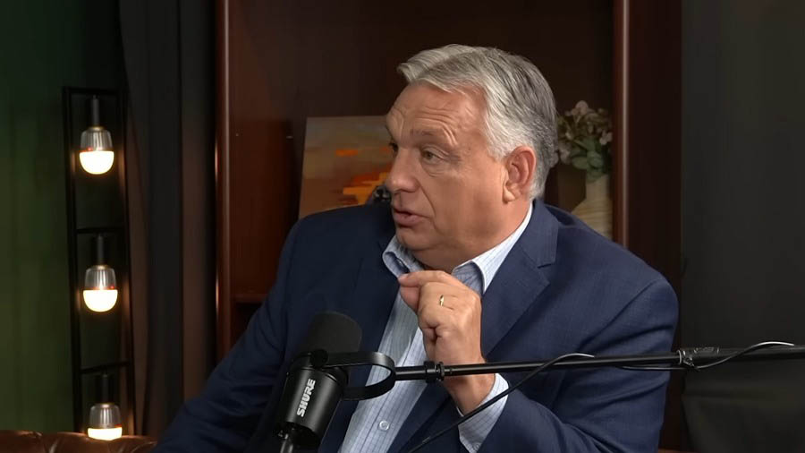 Kiemelt képen: Orbán Viktor interjút ad az Ultrahang csatornájának 2025. július 17-én / Fotó: Screenshot