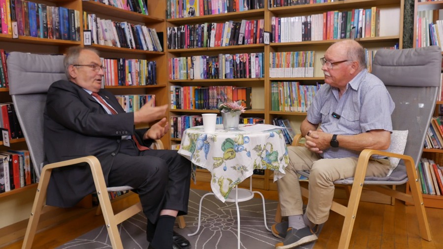 Kiemelt képen: Thürmer Gyulát Cs. Szabó Béla kérdezi / Fotó: YouTube - Kristálymédia