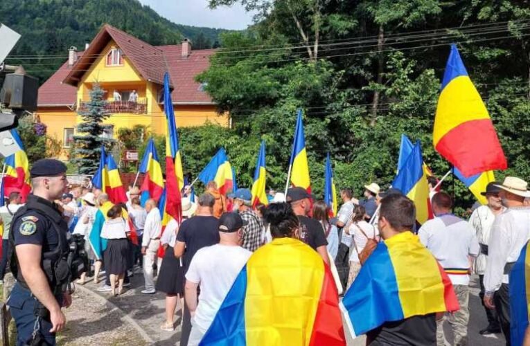 Tusványosra készülnek Mihai Tîrnoveanuék, hogy Orbán Viktorral „reggelizzenek”