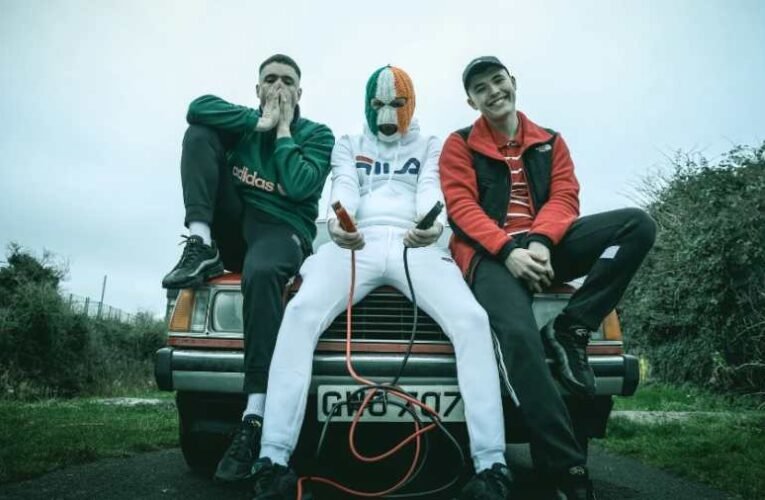 A Kormányzati Tájékoztatási Központ közleménye a Kneecap kitiltásáról