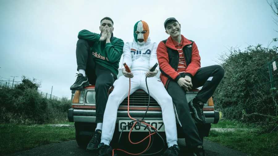 Kiemelt képen: a Kneecap trió