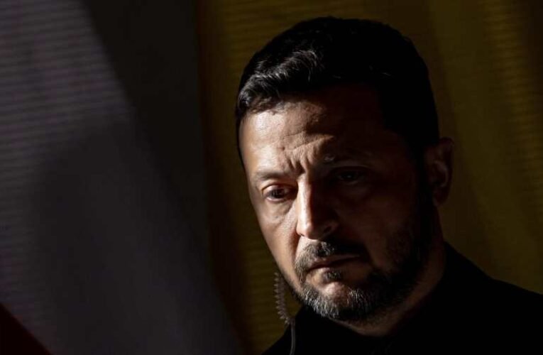 Összeomlott Zelenszkij háborújának támogatása: az ukránok kétharmada békét akar, nem harcot