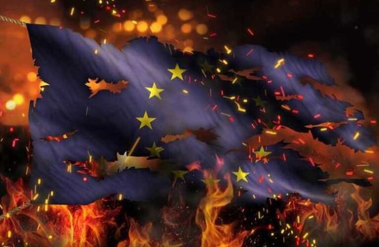 Akkora válságban van az Európai Unió, hogy akár fel is bomolhat