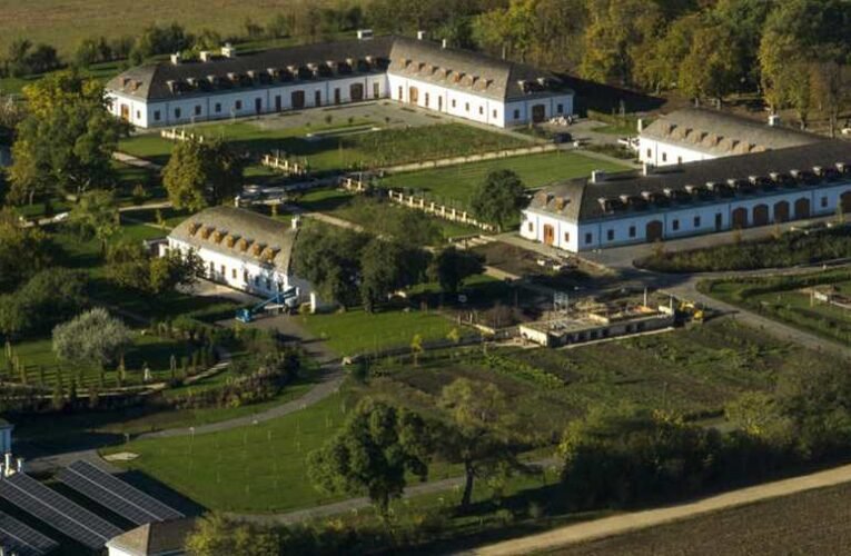 Hatvanpuszta politikai misztikuma