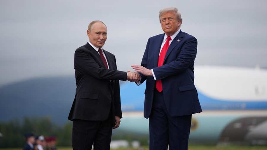 Kiemelt képen: Vlagyimir Putyin orosz elnök és Donald Trump amerikai elnök az Elmendorf-Richardson közös bázison, Anchorage-ban, Alaszkában, 2025. augusztus 15-én. © Andrew Harnik/Getty Images
