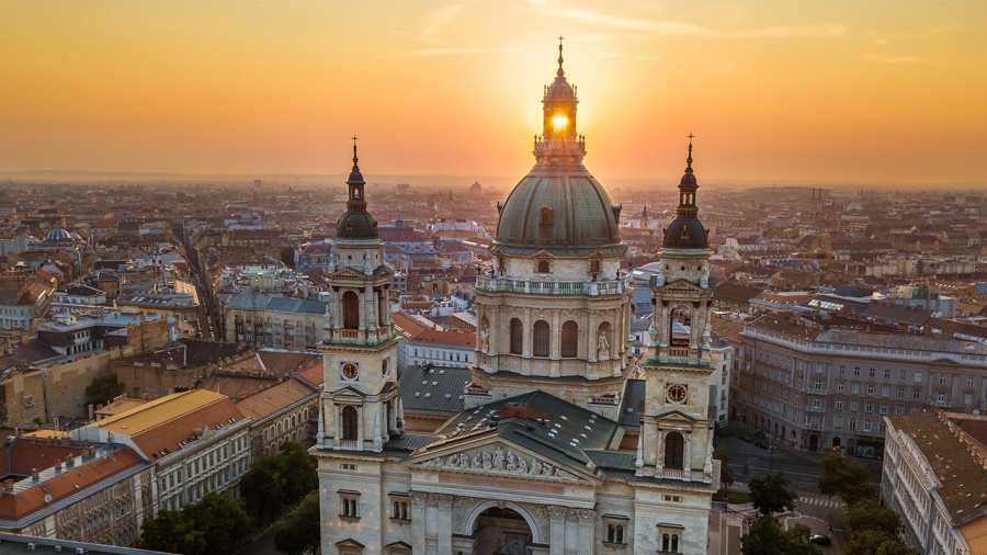 Kiemelt képen: a Szent István Bazilika Budapesten / Fotó: visitesztergom-budapest.hu