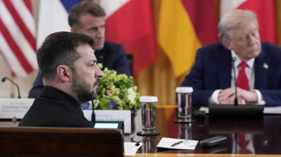 Kiemelt képen: Vlagyimir Zelenszkij (előtérben), mögötte jobbról Donald Trump, balról Emmanuel Macron / Fotó: © ASSOCIATED PRESS/ Alex Brandon