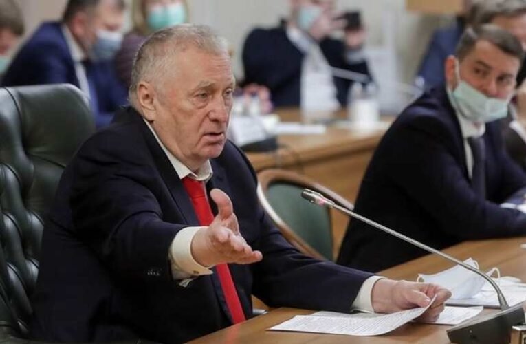 Ukrán abszurd: Halála után „állítják” bíróság elé Zsirinovszkijt