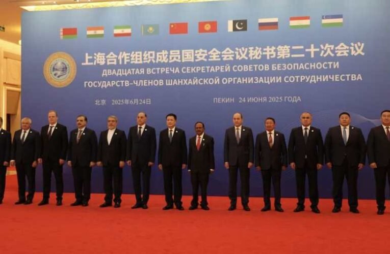 A kelet tovább erősíti pozícióját a Nyugattal szemben