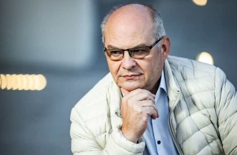 Császár Attila a Mandinernek: példátlan jelenségeknek lehetünk szemtanúi a Tisza Párt gyűlésein