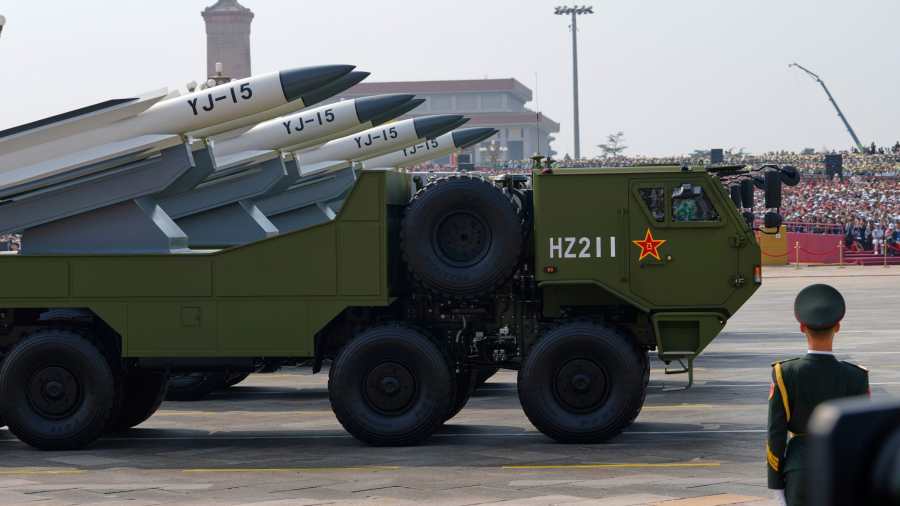 A kiemelt kép illusztráció. YJ-15-ös hajóelhárító rakéták a kínai-japán háború befejezése és a második világháború ázsiai lezárásának 80. évfordulója alkalmából rendezett katonai díszszemlén (Fotó: MTI/AP/Ng Han-kuan)