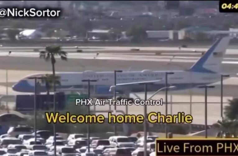 Könnyfakasztó üzenettel fogadták a légi irányítók a Charlie Kirk koporsóját szállító gépet