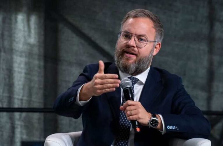 Orbán Balázs: Magyarország Csehországgal és Szlovákiával közösen akarja megállítani Brüsszel Ukrajna-politikáját