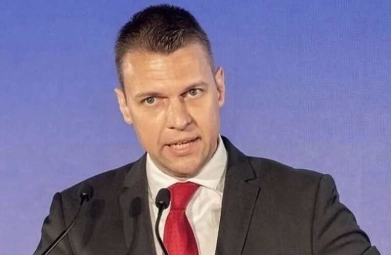 Menczer Tamás: Brüsszel nem akarja a tárgyalást, nem akarja a békét