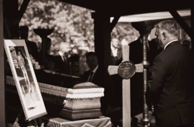 Orbán Viktor: Isten nyugosztalja Kásler Miklós professzort!