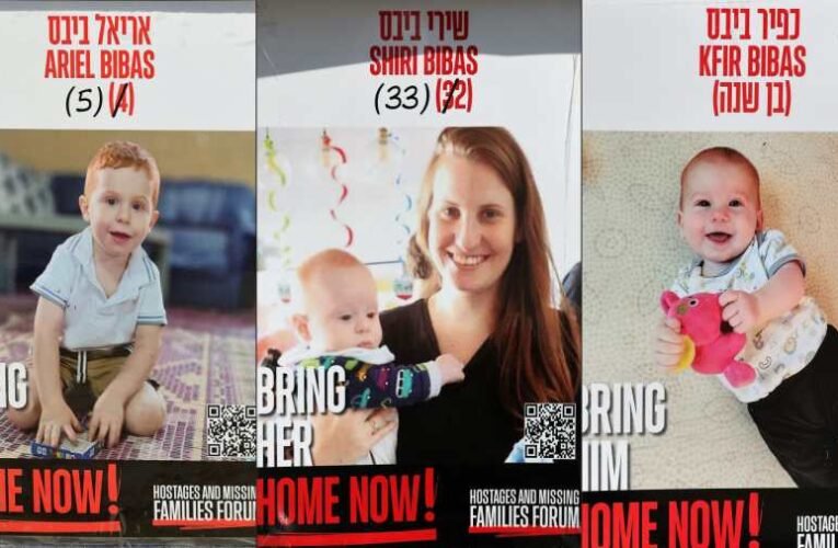 Egy vörös hajú kisfiú, kistestvére és édesanyjuk – tragédiájukban testesült meg egy egész nép fájdalma