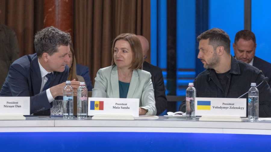 Kiemelt képen: Nicușor Dan román elnök, Maia Sandu moldáv elnök és Volodimir Zelenskij – Oleksandr GIMANOV / AFP