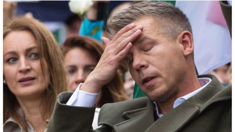 Kiemelt képen: Magyar Péter pesti srácnak öltözve 2025. október 23-án