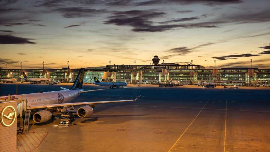 Kiemelt képen: repülégép terminal Münchenben / Fotó: https://aerolatinnews.com