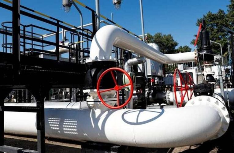 Bennfentes kereskedelem gyanúja a Molnál? Milliárdos részvényeladások a Barátság-vezeték leállása árnyékában