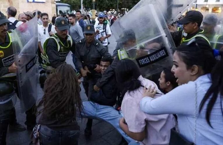 Marokkó lángokban és a káosz küszöbén – Agadirban holttestek hevernek az utcán