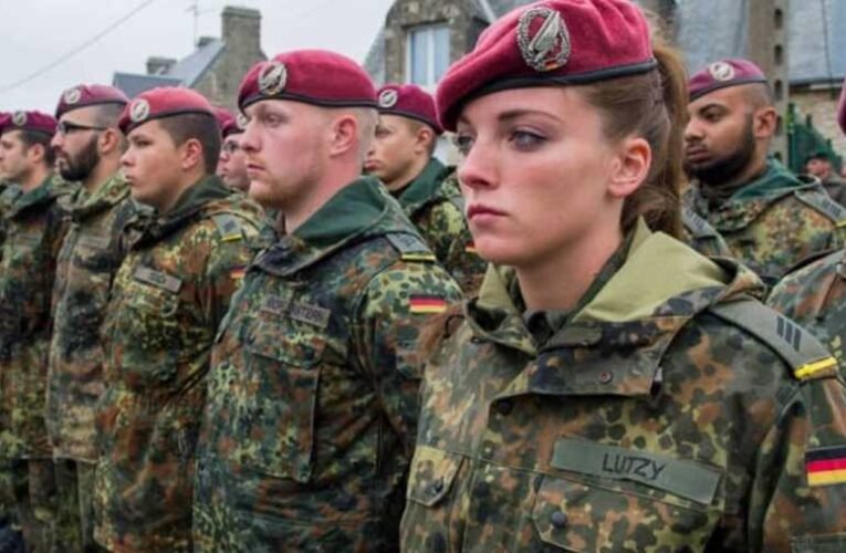 Több mint 90 német városban tiltakoznak a diákok a sorkatonaság visszaállítása ellen