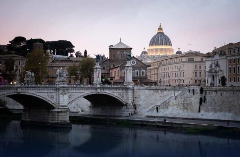 Rómába és a Vatikánba utazik ma Orbán Viktor