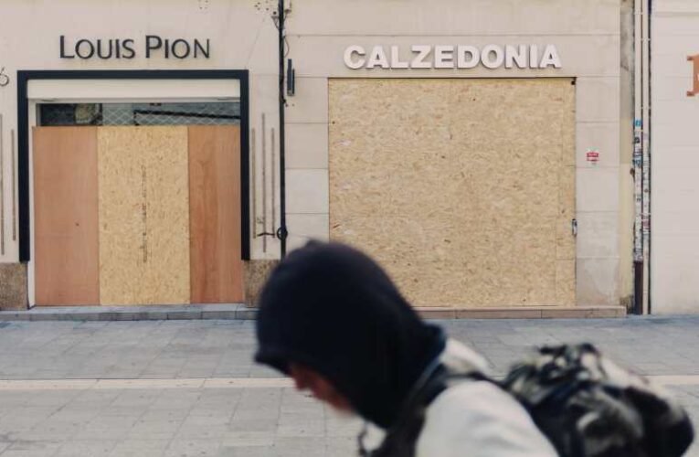 „Polgármester, levágjuk a fejedet!” – utcai gyilkossággal indult a kampány Franciaországban