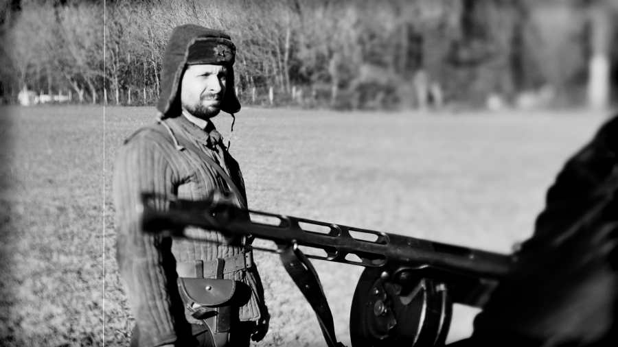 Kiemelt kép: jelenet A kocka című filmből