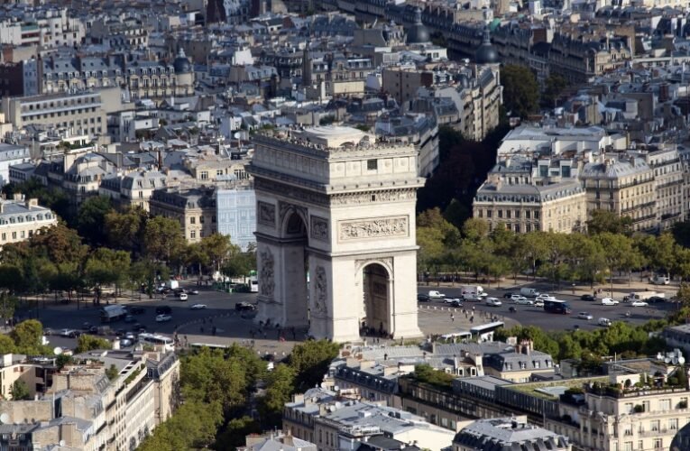 Faina Savenkova: Párizst látni és meghalni