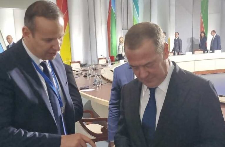 Dmitrij Medvegyevvel egyeztetett Kárpátalja sorsáról a Mi Hazánk elnöke