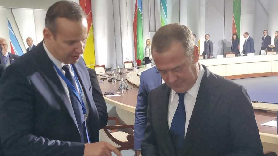 Kiemelt képen: Toroczkai László és Dmitrij Medvegyev / fotó: facebook