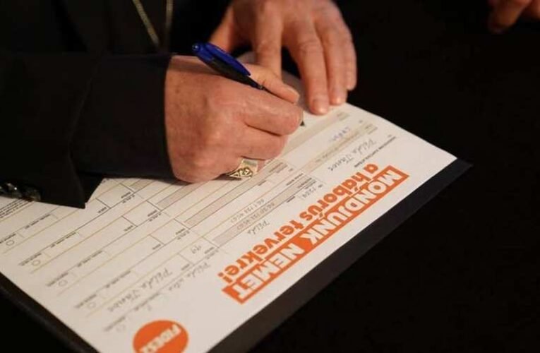 Politizál-e az egyház? – „Fideszes” papok és püspökök…