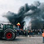 Brüsszel - tüntetnek a gazdák, a rendőrség könnygázt is bevetett Fotó: EMILE WINDAL / BELGA MAG