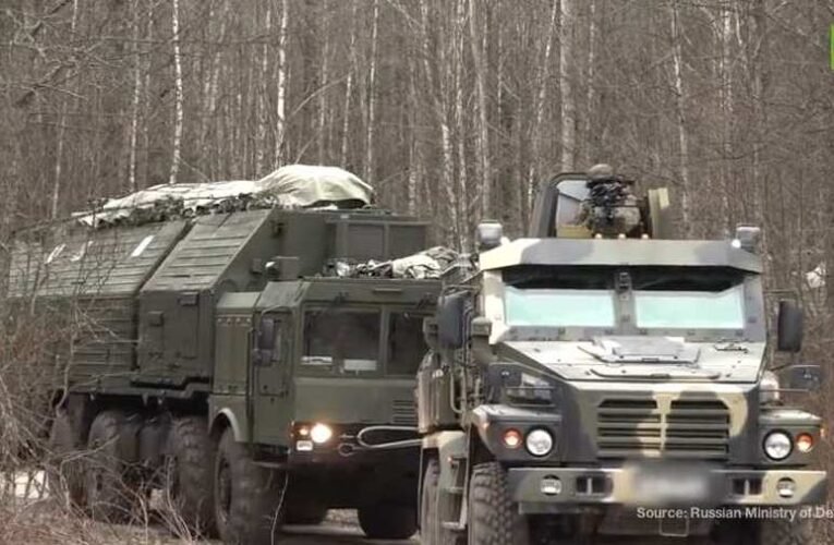 Hadrendbe állították az orosz Oresnyik közepes hatótávolságú rakétát Beloruszban (videó)