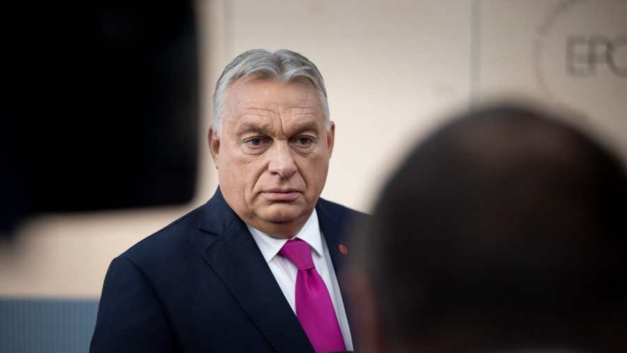 Kiemelt kép: A Miniszterelnöki Kommunikációs Főosztály által közreadott képen Orbán Viktor miniszterelnök nyilatkozik az Európai Politikai Közösség (EPK) 7. csúcstalálkozóján Koppenhágában 2025. október 2-án. Európai Politikai Közösség tagállamainak vezetői félévente üléseznek. (Fotó: MTI/Miniszterelnöki Kommunikációs Főosztály/Fischer Zoltán)