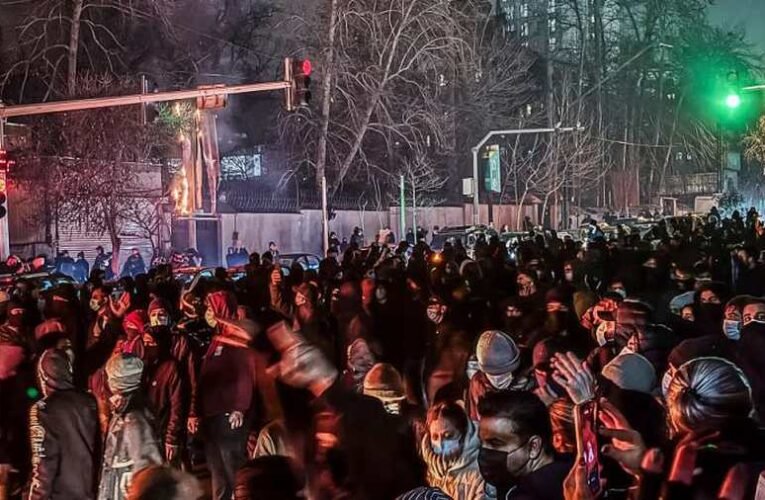 Irán legfelsőbb vezetője felszólította Trumpot, hogy a saját országával foglalkozzon