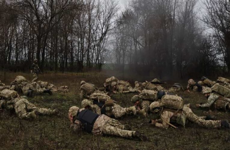 Fejvesztve menekültek az ukrán csapatok, Huljajpolénél sértetlenül jutott az oroszok kezére a parancsnokságuk, még a laptopok is bekapcsolva maradtak