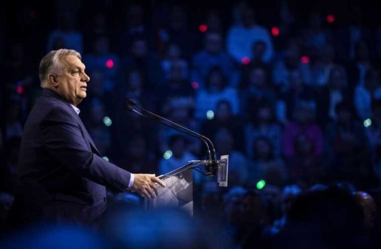 Orbán Viktor Hatvanban: „Nekünk nem Brüsszel, hanem a magyar emberek adtak felhatalmazást”