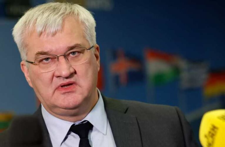 Az Oresnyik miatt tombol az ukrán külügyér, nagy bajban van a bandera-kormány