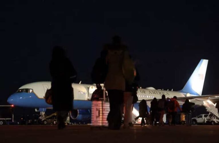 Trump gépe meghibásodás miatt visszafordult miután elindult Davosba