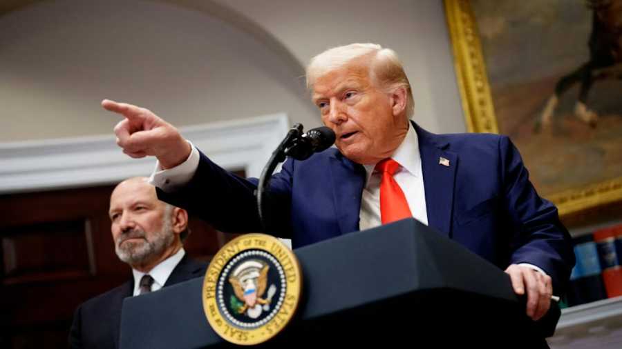 Donald Trump elnök és Barack Obama politikai konfliktusa