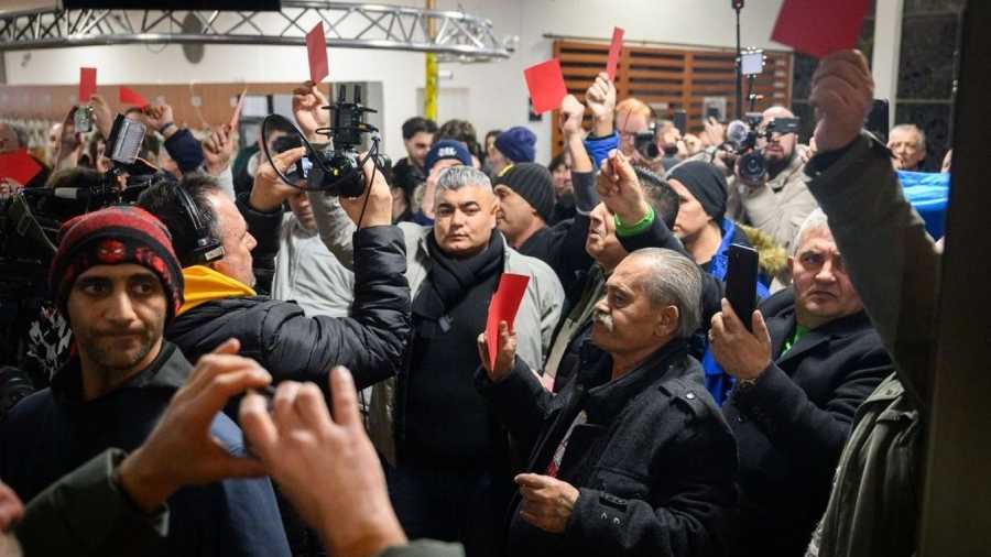 Megverték az informátort, aki leleplezte a lefizetett tiszás provokátorokat