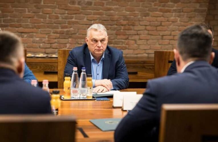 Olajárrobbanás: Orbán Viktor összehívta a védelmi és az energiabiztonsági tanácsot