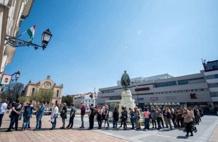 Főúr, fizetek!– avagy Ilyen az, amikor elegünk lett a kisebbik rosszból, és a nagyobb rosszat választatták velünk