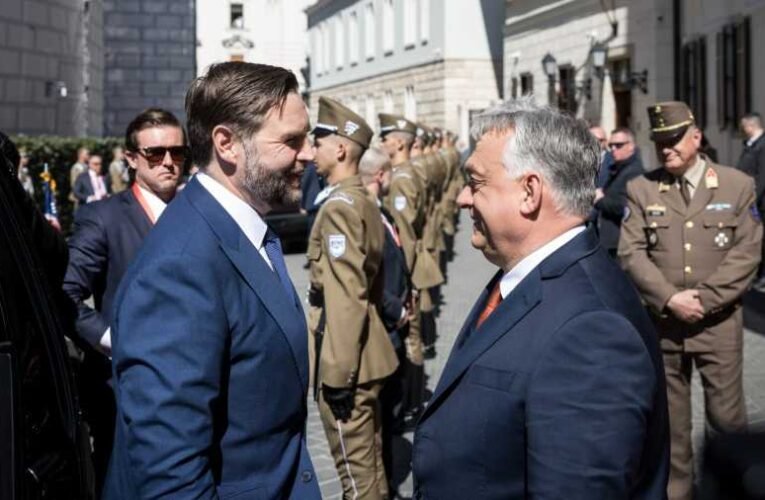 Vance Budapesten – hazánkra figyel a világsajtó